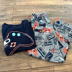 {preloved} Carters Boy’s Gamer Pajamas